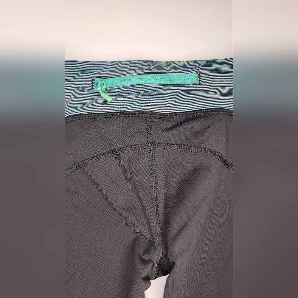 Lululemon Run Excel Crop 3/4 Green Stripes Leggings 4 - Picture 4 of 8